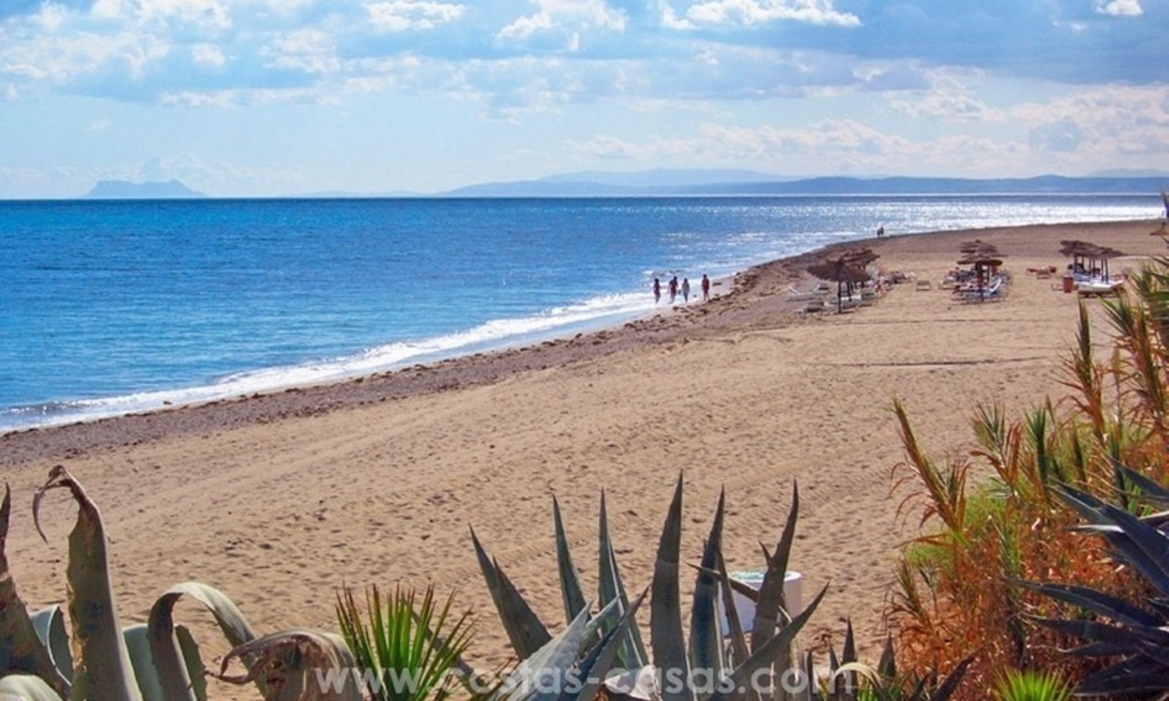 Luxe eerstelijn strand hoek appartement te koop, New Golden Mile, Marbella - Estepona 22