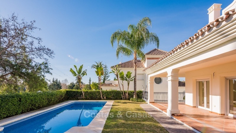 Te koop in San Pedro Marbella: villa direct aan de golfbaan gelegen 10780 