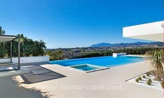 Nieuwe moderne villa te koop op de Golden Mile in Marbella 1