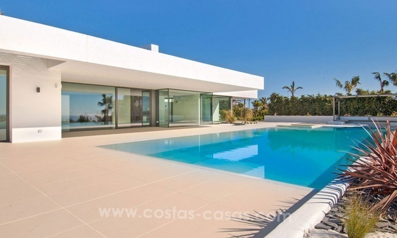 Nieuwe moderne villa te koop op de Golden Mile in Marbella 6