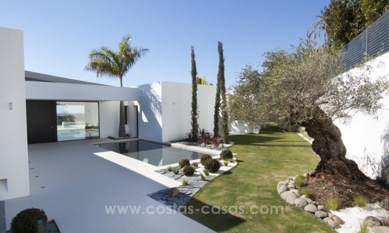 Nieuwe moderne villa te koop op de Golden Mile in Marbella 10
