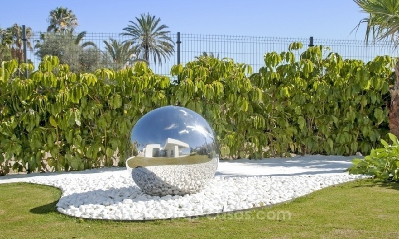 Nieuwe moderne villa te koop op de Golden Mile in Marbella 25