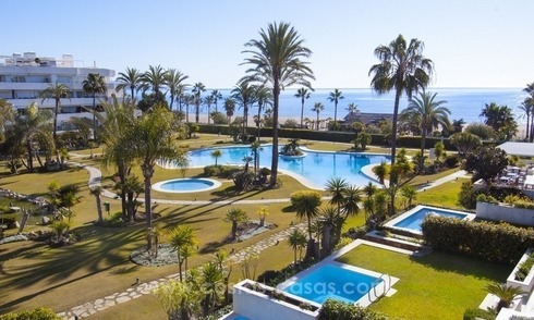 Appartement te koop in een luxe eerstelijn strand complex in Puerto Banus – Marbella 