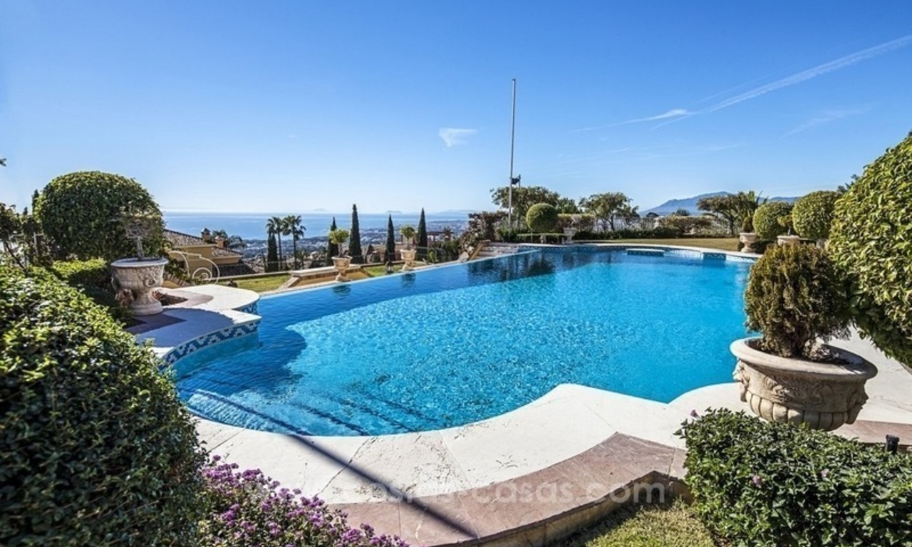 Paleisachtige villa te koop in Sierra Blanca, Marbella 2