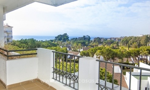 Perfect location!! Beachside apartment for sale in Puerto Banús 