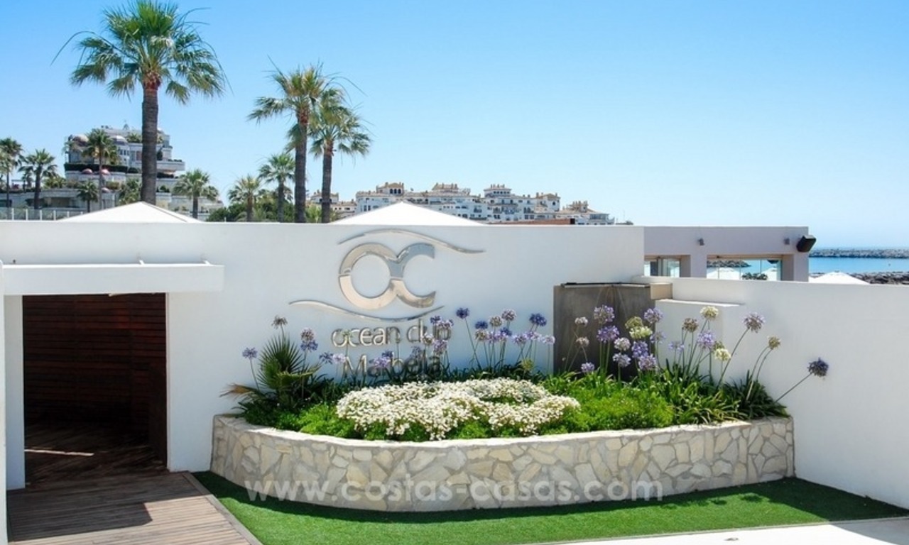 Perfect location!! Beachside apartment for sale in Puerto Banús 16