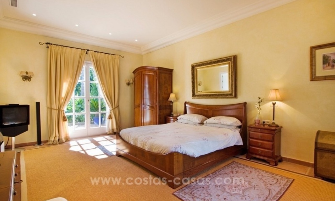 Luxueuze villa te koop in een elegante klassieke stijl met het beste uitzicht in El Madroñal - Benahavis 21
