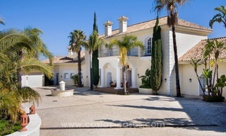 Luxueuze villa te koop in een elegante klassieke stijl met het beste uitzicht in El Madroñal - Benahavis 11