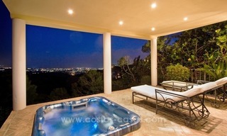 Luxueuze villa te koop in een elegante klassieke stijl met het beste uitzicht in El Madroñal - Benahavis 4