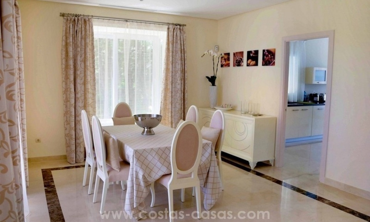 Luxe villa met prachtig zeezicht te koop tussen Marbella en Estepona 21