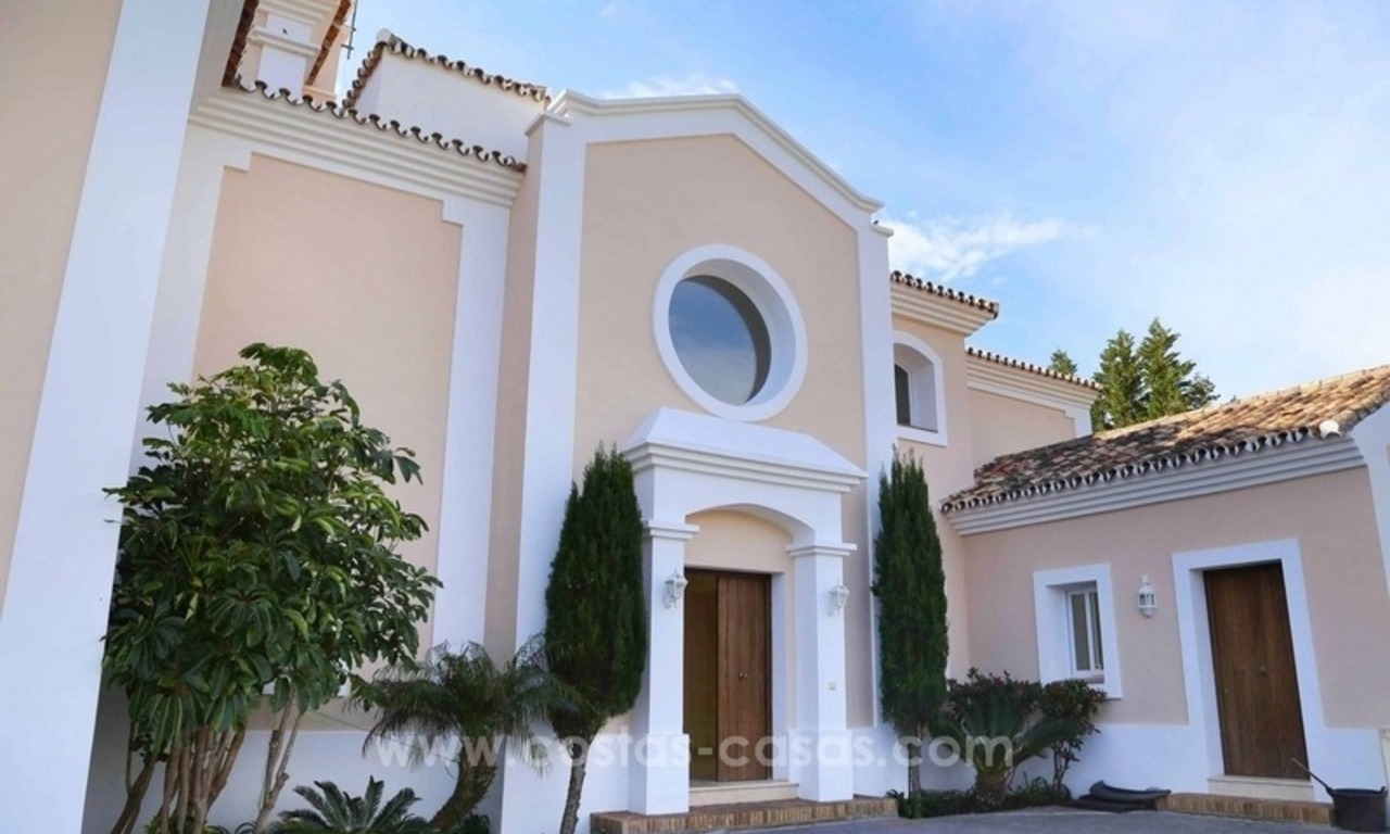 Luxe villa met prachtig zeezicht te koop tussen Marbella en Estepona 9