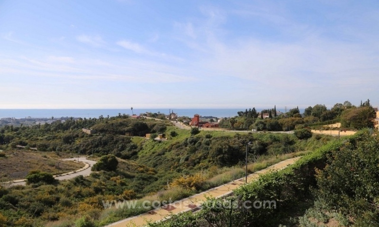 Luxe villa met prachtig zeezicht te koop tussen Marbella en Estepona 2