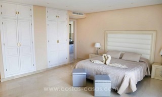 Luxe villa met prachtig zeezicht te koop tussen Marbella en Estepona 30