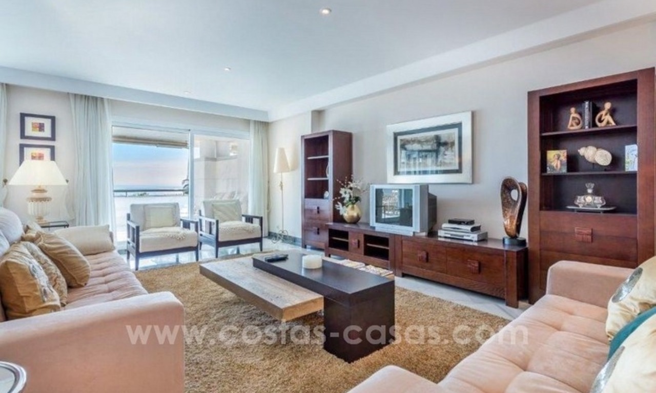 Gran Marbella te koop: Ruim luxe appartement, eerstelijn strand in centrum Marbella 3