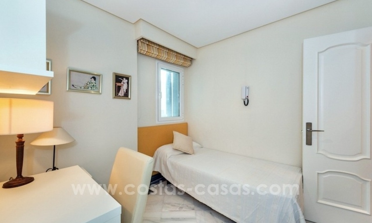 Gran Marbella te koop: Ruim luxe appartement, eerstelijn strand in centrum Marbella 15