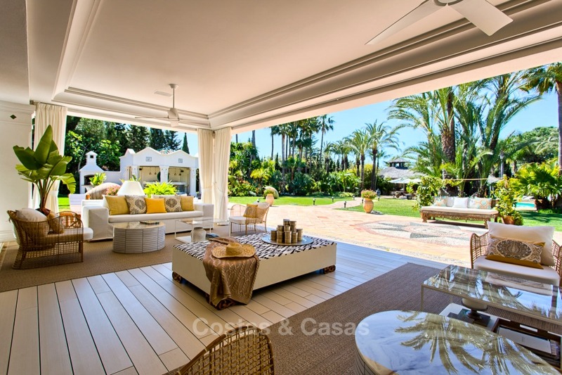 Te koop in Marbella, beachside: spectaculair landgoed - luxe villa, nabij het strand 11143 