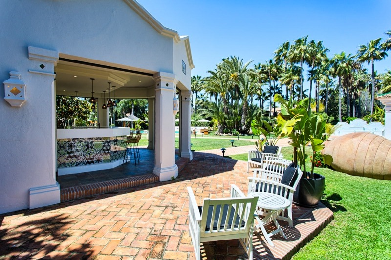 Te koop in Marbella, beachside: spectaculair landgoed - luxe villa, nabij het strand 11146 