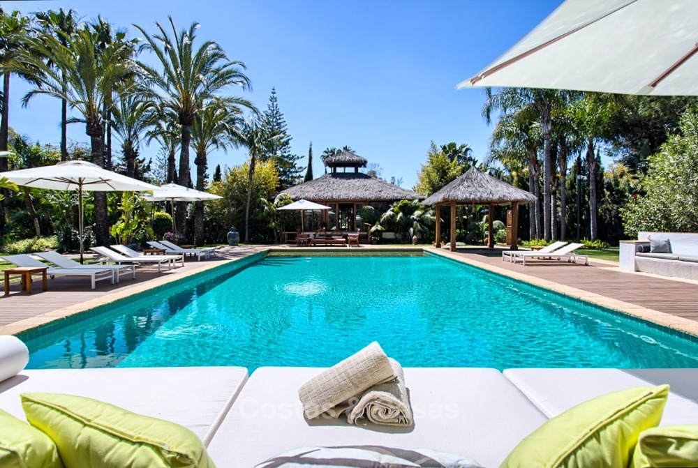 Te koop in Marbella, beachside: spectaculair landgoed - luxe villa, nabij het strand 11149