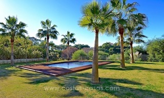 Opportuniteit! Moderne villa te koop in Elviria, Marbella oost 1