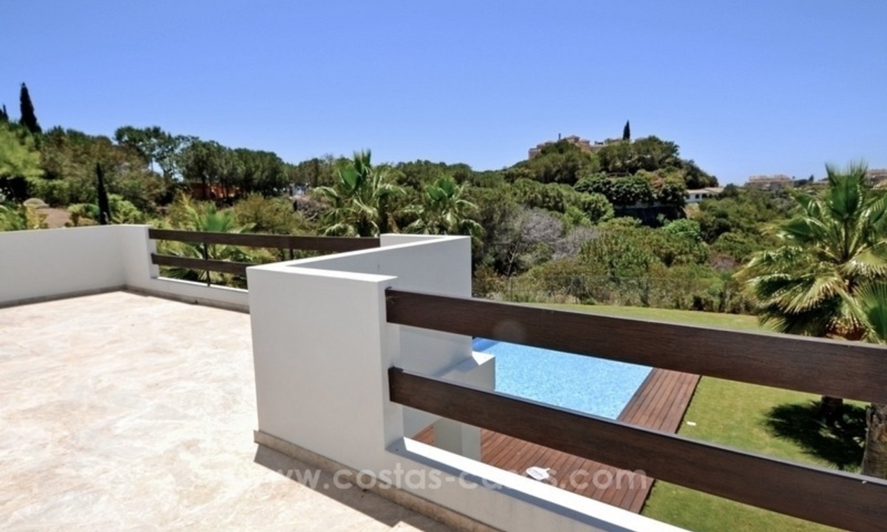 Opportuniteit! Moderne villa te koop in Elviria, Marbella oost 15