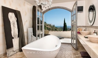 Villa te koop in een hedendaagse en klassieke stijl in El Madroñal, Marbella – Benahavis 10