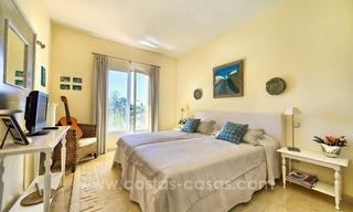 Villa te koop in Marbella Oost, met panoramisch zeezicht 12