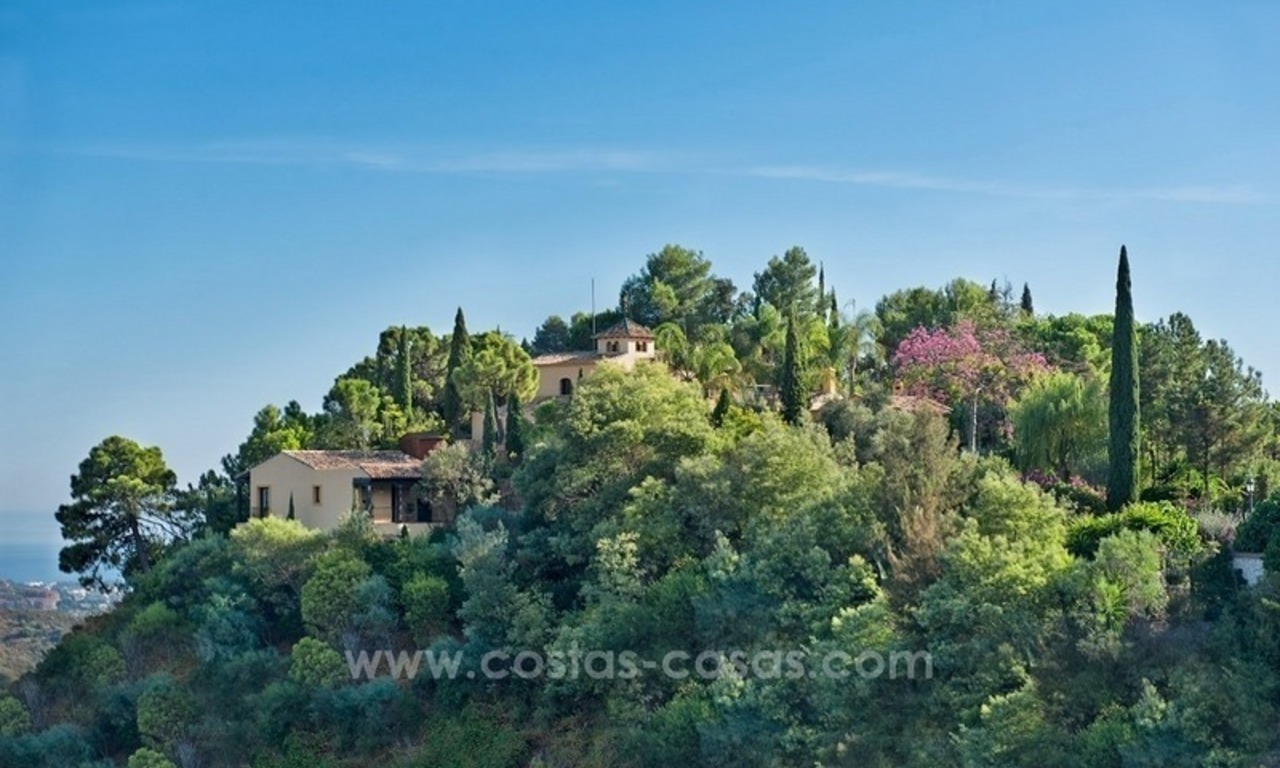 Luxe villa te koop met volledige privacy in El Madroñal, Benahavis – Marbella 0