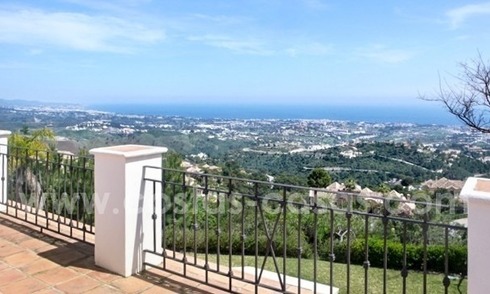 Te koop in La Zagaleta te Benahavis – Marbella: Villa met zeezicht 