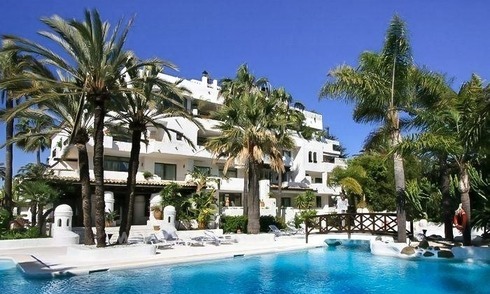 Opportuniteit! Koopje! Penthouse appartement te koop, beachside Puerto Banus, Marbella 