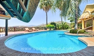 Villa te koop met zeezicht in een gated community te Benahavis – Marbella 7