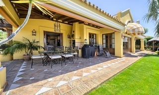 Villa te koop met zeezicht in een gated community te Benahavis – Marbella 8