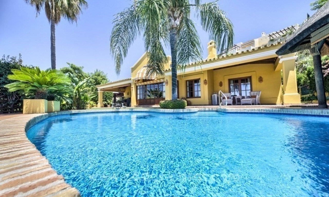 Villa te koop met zeezicht in een gated community te Benahavis – Marbella 9