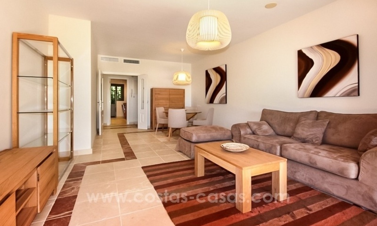 Mooi appartement te koop in Benahavis - Marbella in een complex direct aan de golfbaan 4