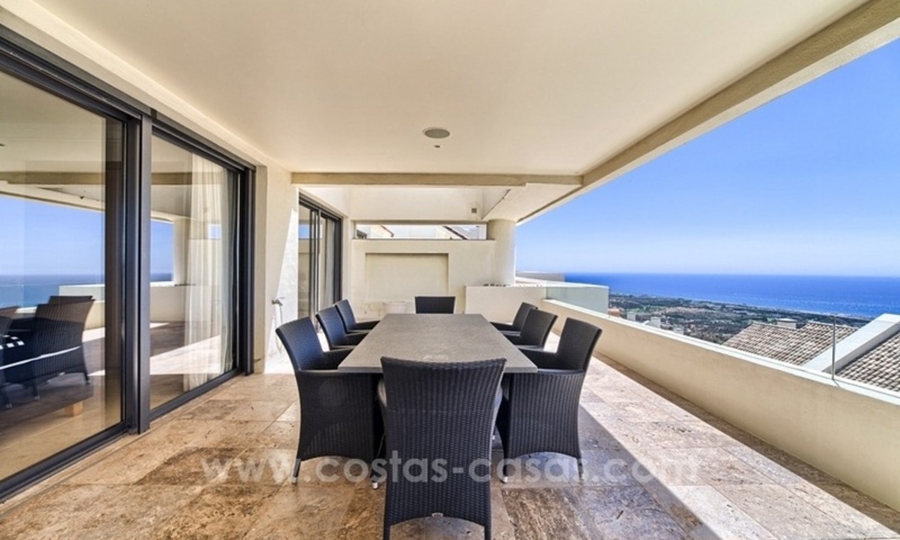 Te koop in Marbella: modern, ruim en luxueus penthouse appartement 0