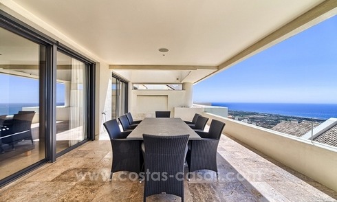 Te koop in Marbella: modern, ruim en luxueus penthouse appartement 