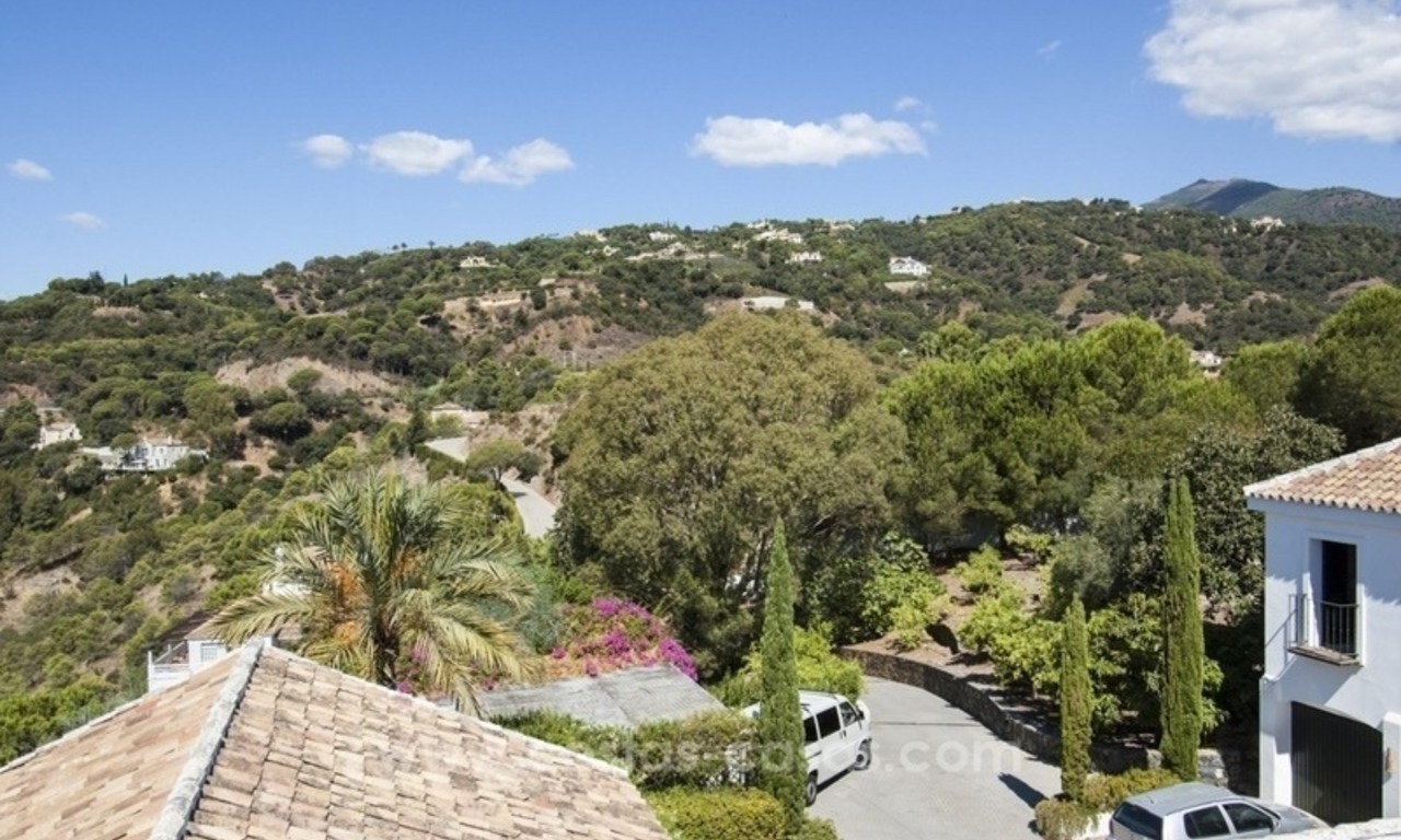 Villa te koop in Provençaalse stijl in El Madroñal, Benahavis – Marbella, met panoramisch berg-en zeezicht 31