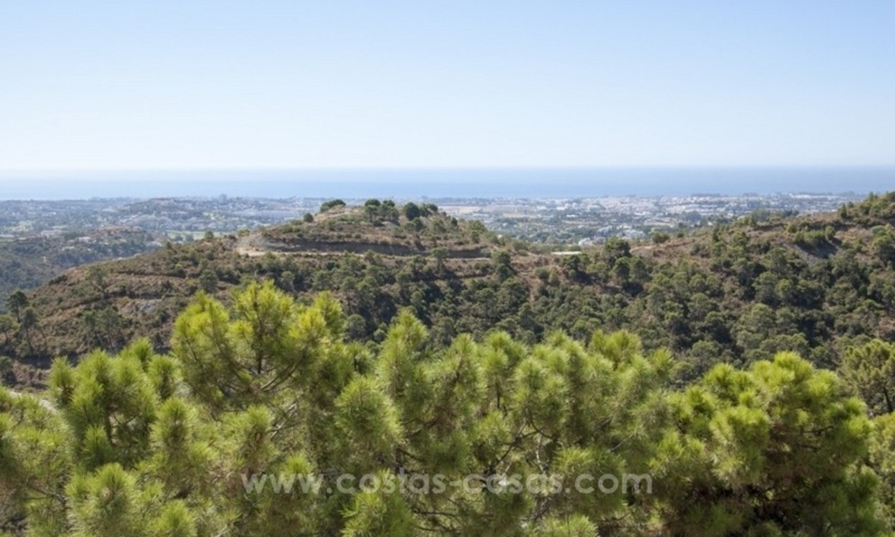 Villa te koop in Provençaalse stijl in El Madroñal, Benahavis – Marbella, met panoramisch berg-en zeezicht 36