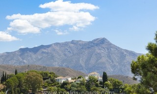 Villa te koop in Provençaalse stijl in El Madroñal, Benahavis – Marbella, met panoramisch berg-en zeezicht 0