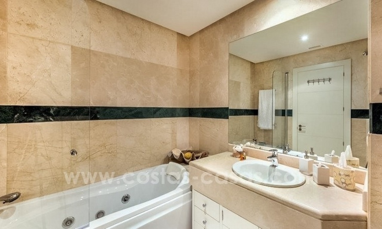 Modern luxe penthouse appartement te koop in Marbella – Nueva Andalucia 14