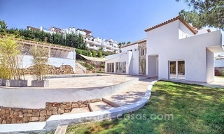 Hedendaagse villa te koop in Nueva Andalucia te Marbella 2