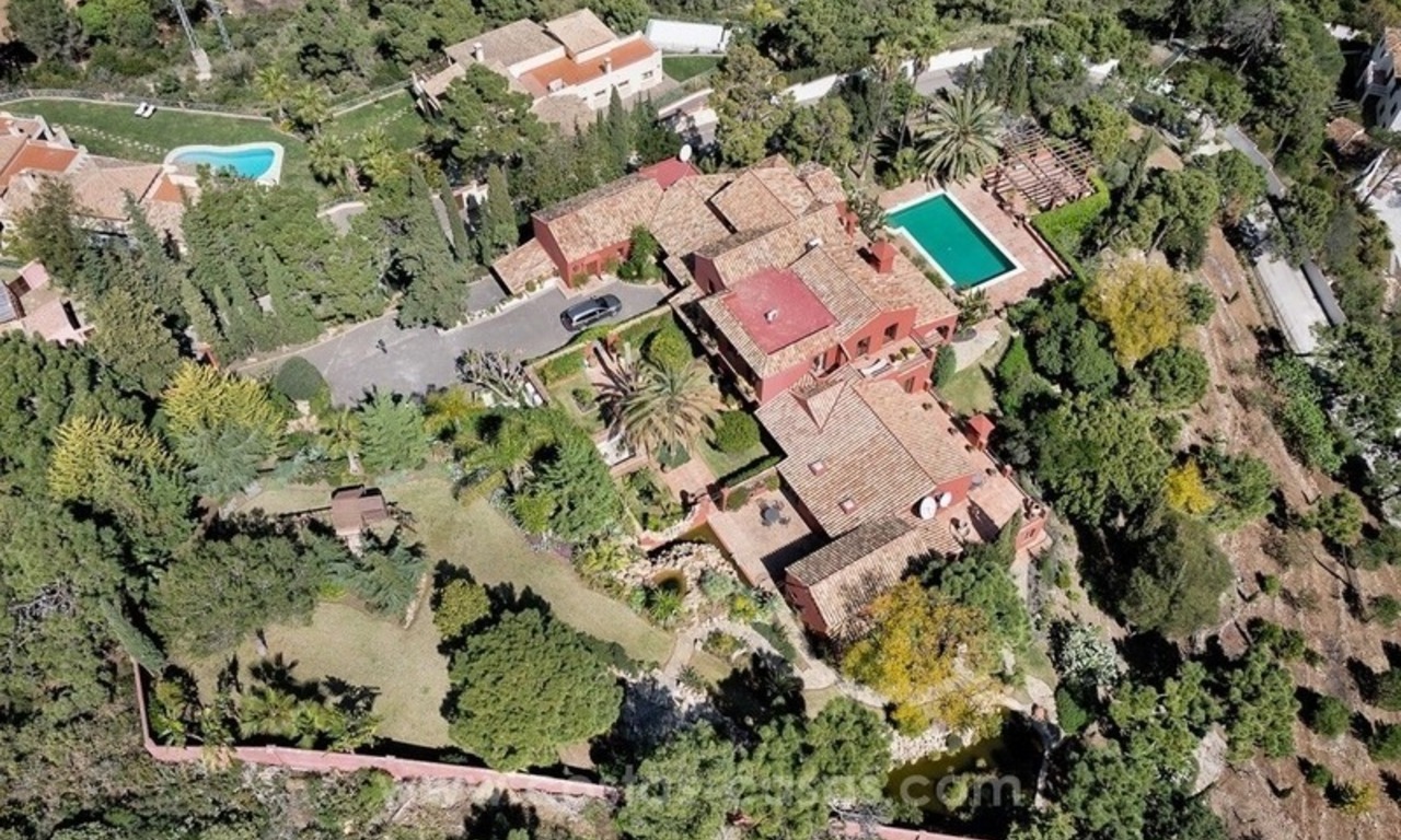 Klassieke landelijke villa te koop in El Madroñal te Benahavis - Marbella 0