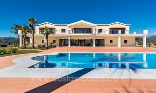 Exclusieve Modern - Andalusische villa te koop in Marbella - Benahavis 3