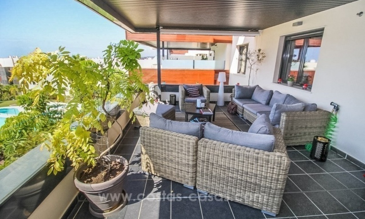Quasi nieuw en modern appartement te koop op 5* golfresort in Benahavis, tussen Marbella en Estepona 4