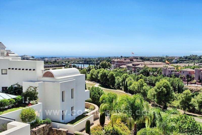 Modern luxe eerstelijn golf penthouse appartement te koop in een vijfsterren golfresort in Benahavis – Marbella