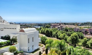 Modern luxe eerstelijn golf penthouse appartement te koop in een vijfsterren golfresort in Benahavis – Marbella 0