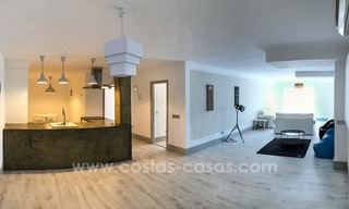 Te koop: goedgelegen modern appartement vlakbij Puerto Banus, Marbella 0