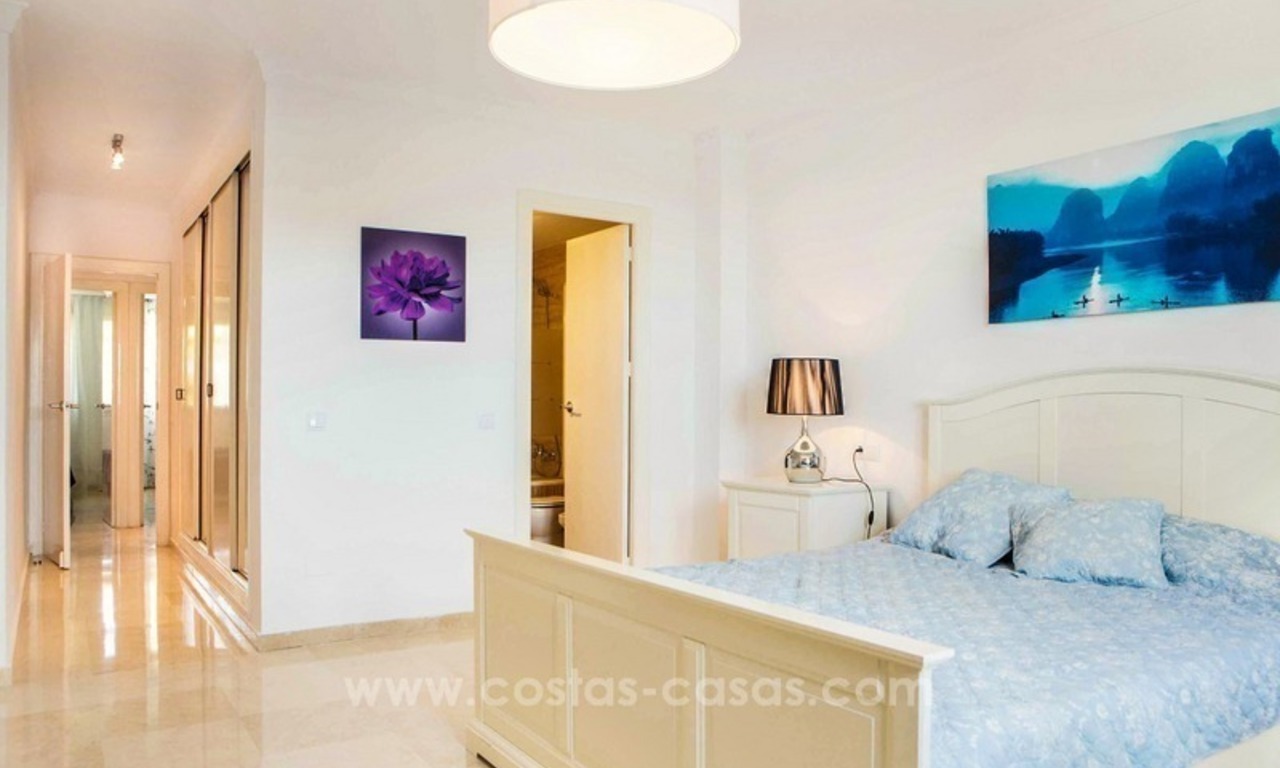 Ruim appartement te koop op toplocatie in Nueva Andalucia te Marbella, dichtbij Puerto Banus 11