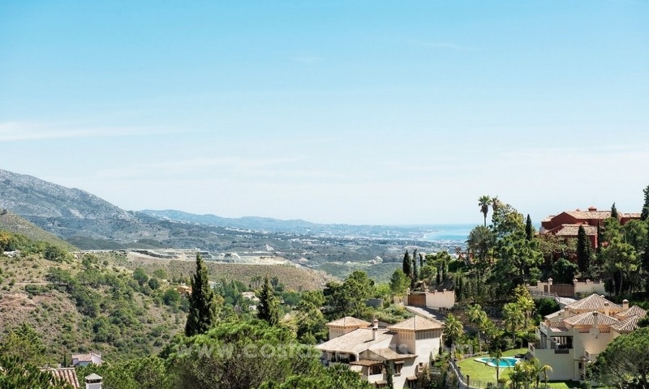 Grote klassieke villa te koop met zeezicht in El Madroñal, Benahavis - Marbella 4
