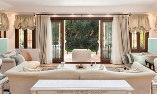 Grote klassieke villa te koop met zeezicht in El Madroñal, Benahavis - Marbella 11
