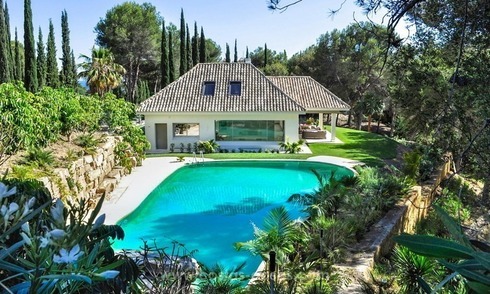 Nieuwe luxe contemporaine eerstelijne golf villa te koop in oost Marbella 